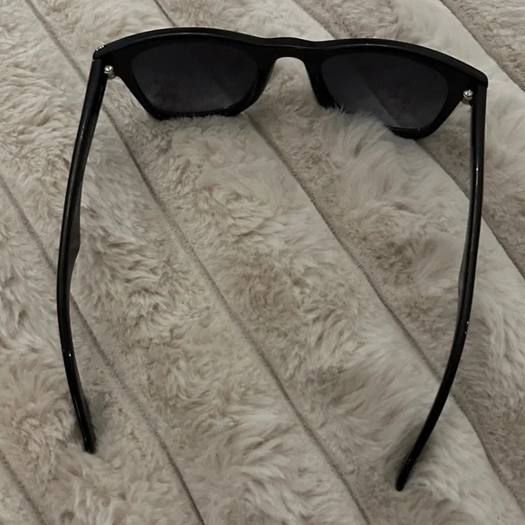 Carrera by Jimmy Choo black sparkle sunglasses super cute  display picture 3